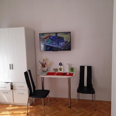 Rooms Miletic Near The Palace Split Exterior photo
